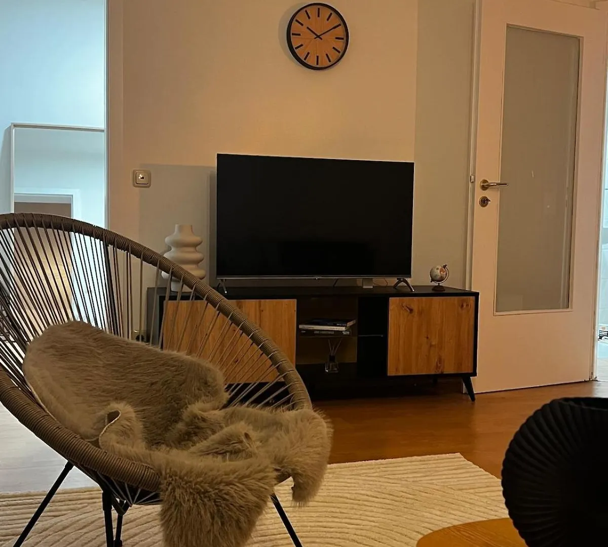 Cozy Sunny Flat In Quiet Spot location